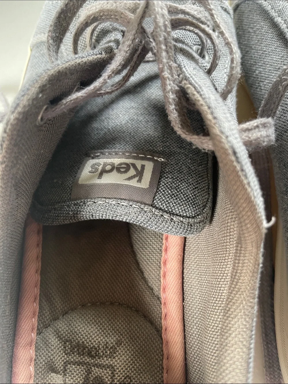 Keds Gray Canvas Lace-Up Sneakers with Pink Trim size size 7